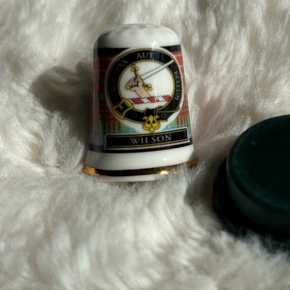 Vintage bone china thimble Key to the clans Scotcrest Scotland - Picture 7 of 7